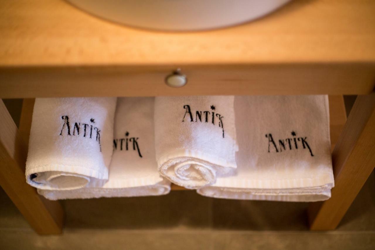 Antik *